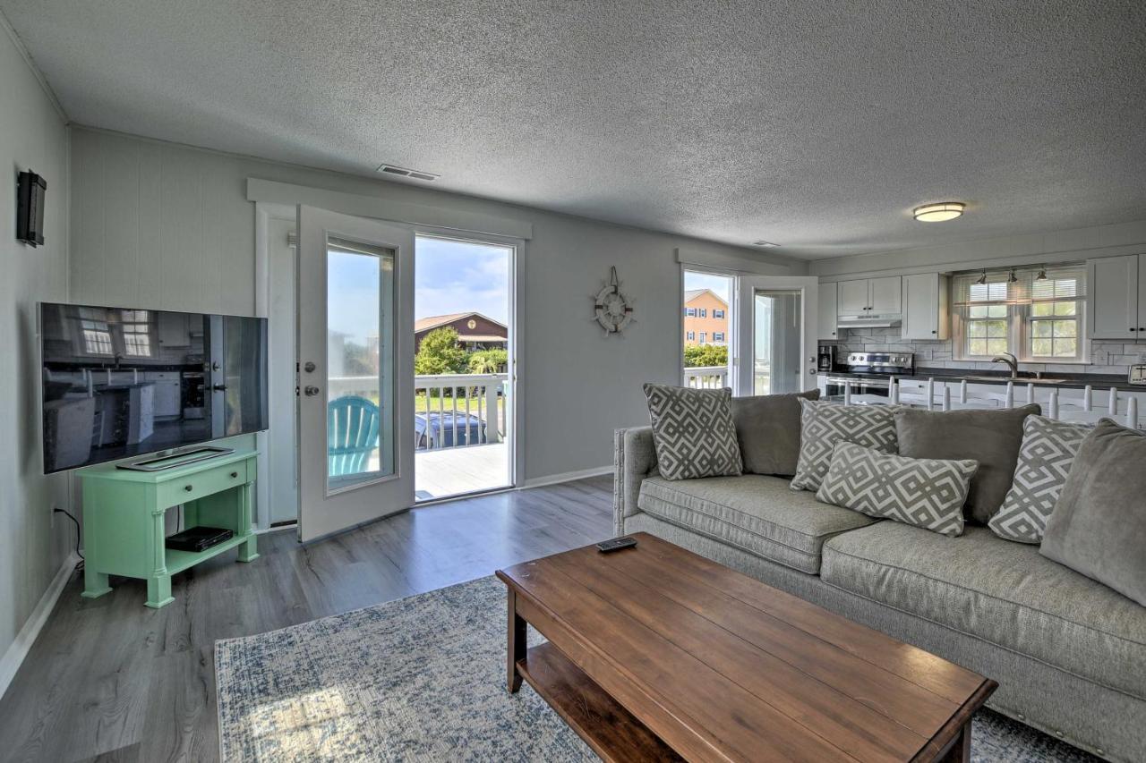 Oak Island Beach Abode With Deck Walk To Shore! Exterior foto